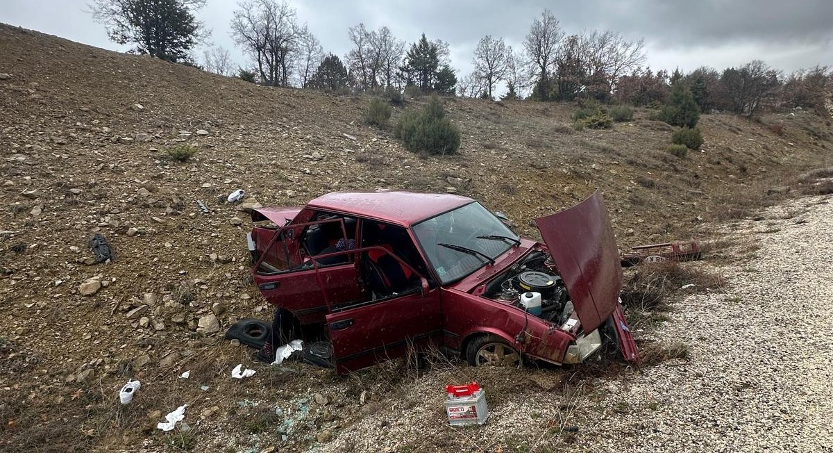 Beyşehir’de devrilen otomobildeki 5 kişi yaralandı
