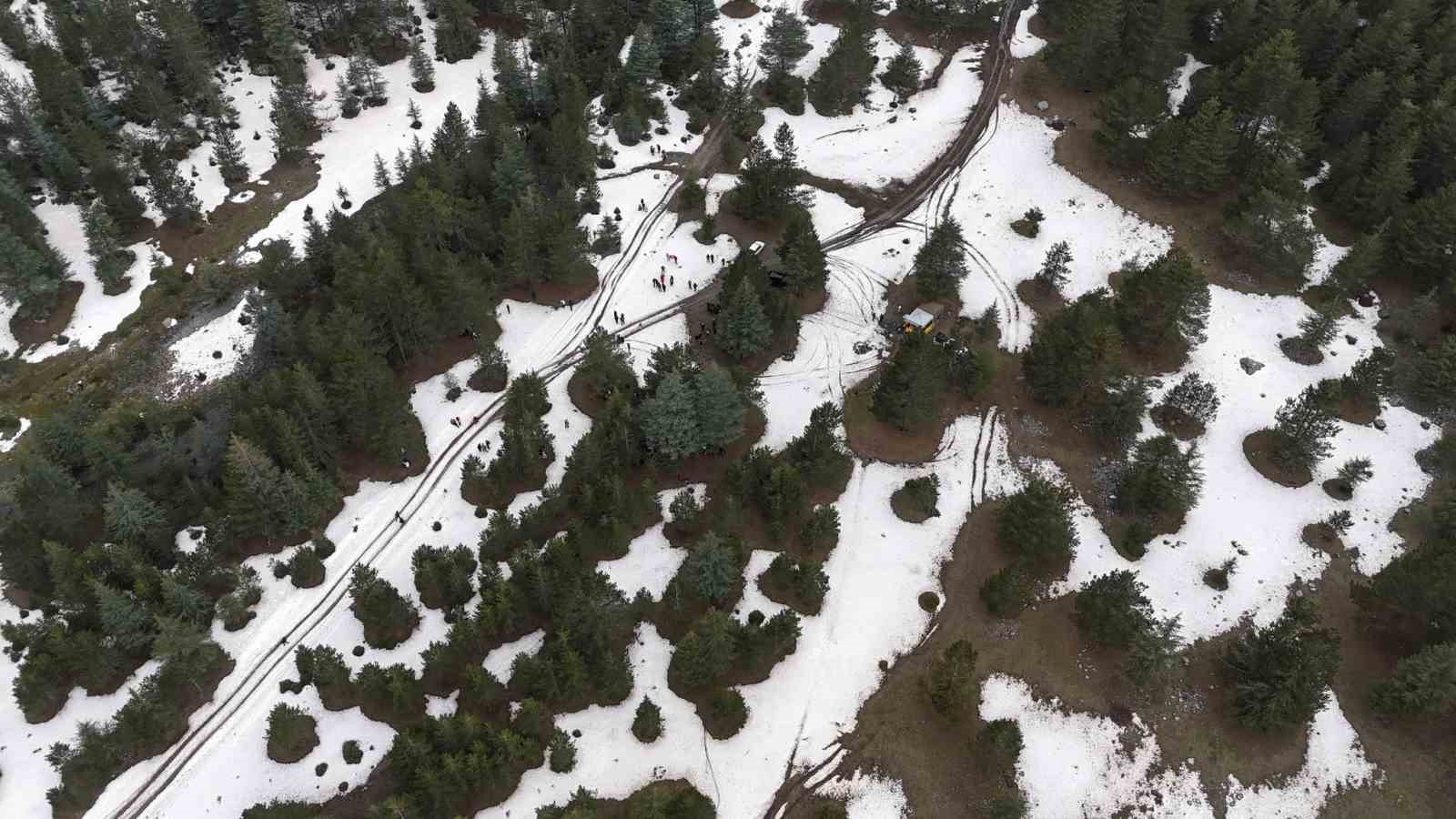 Beyşehir’de karda doğa yürüyüşü coşkusu
