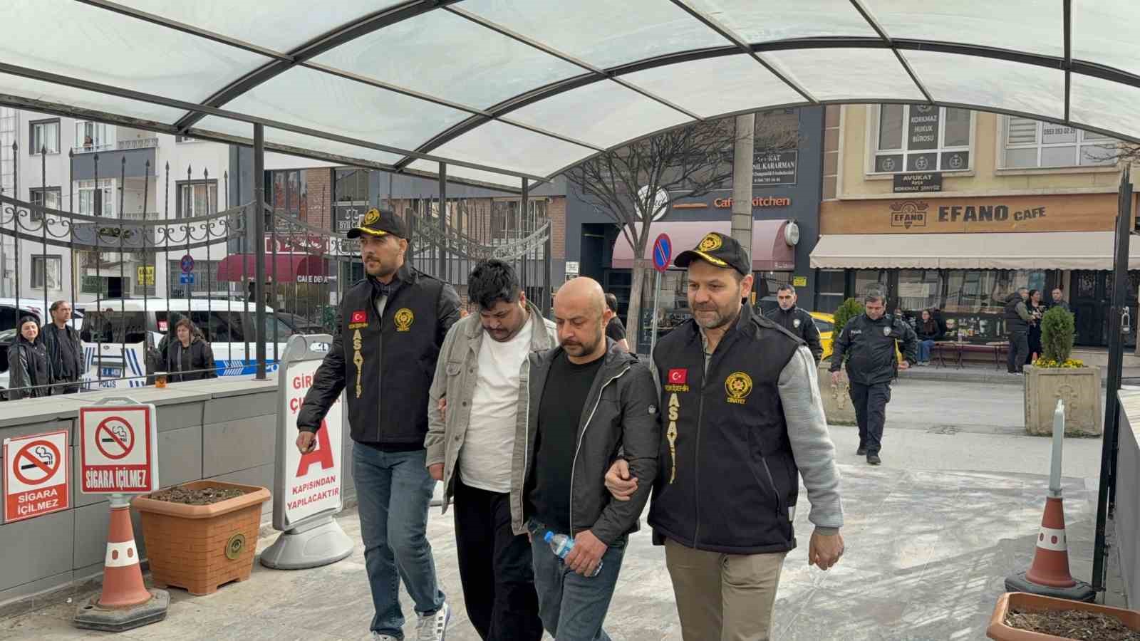 Bıçaklı kavgaya karışan 10 şüpheli adliyeye sevk edildi
