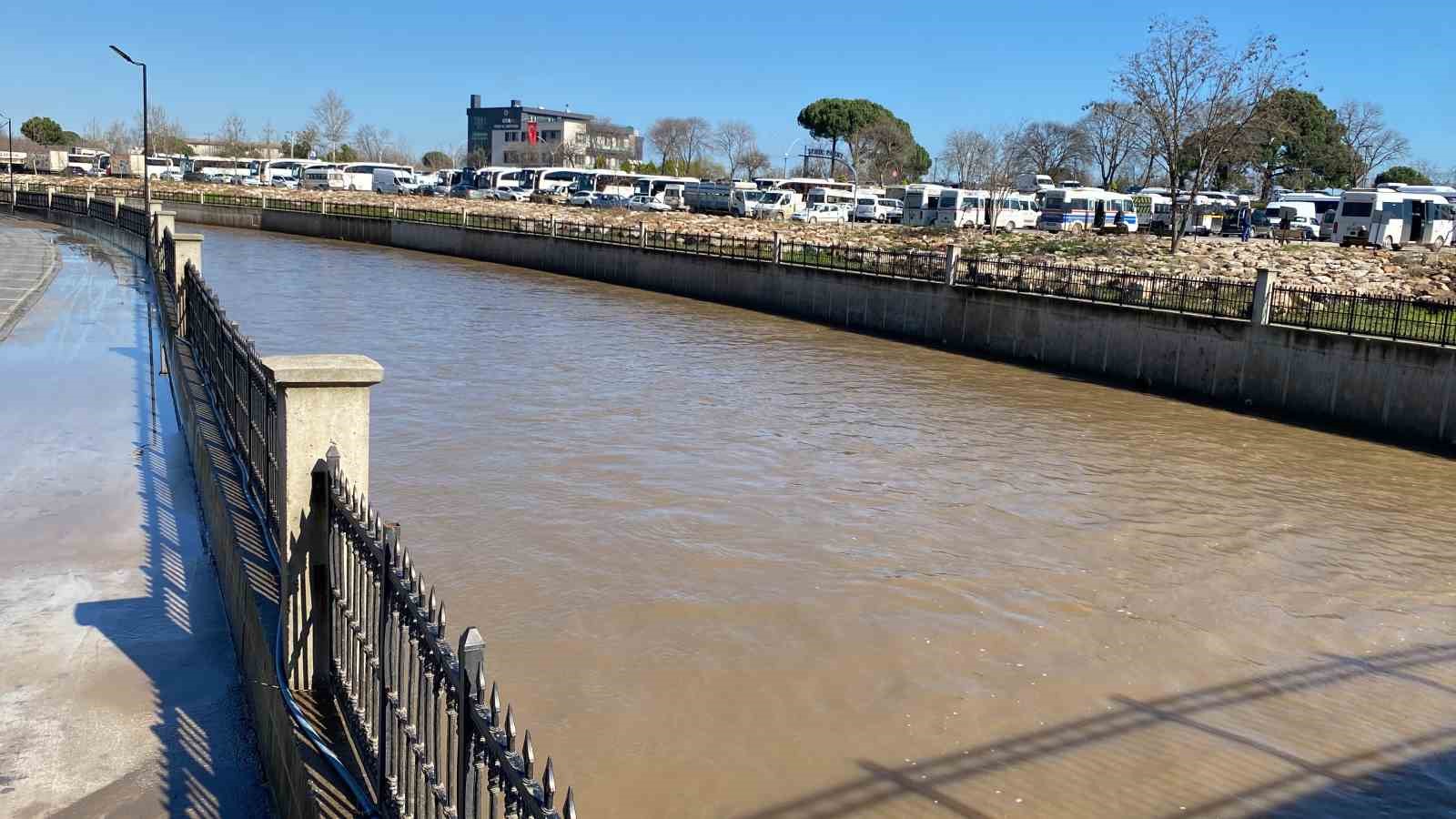 Biga’da taşan Kocabaş Çayı normale döndü
