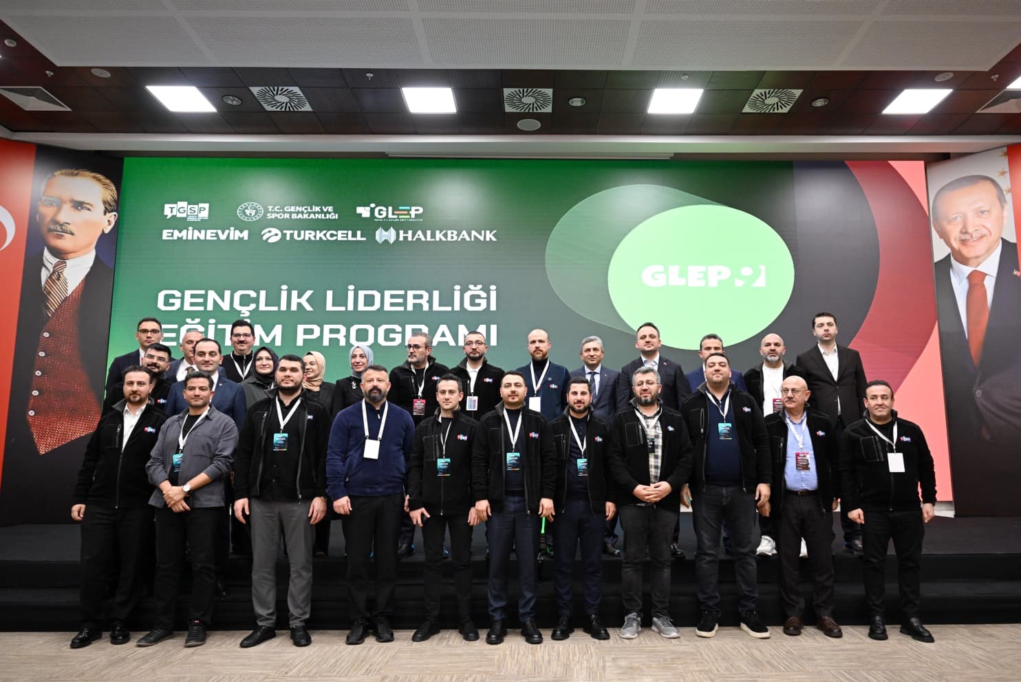 Bilal Erdoğan: "Dünya beşten büyüktür diyen bir liderimiz varken gelin bu çürümüş düzene muhalefet edelim"
