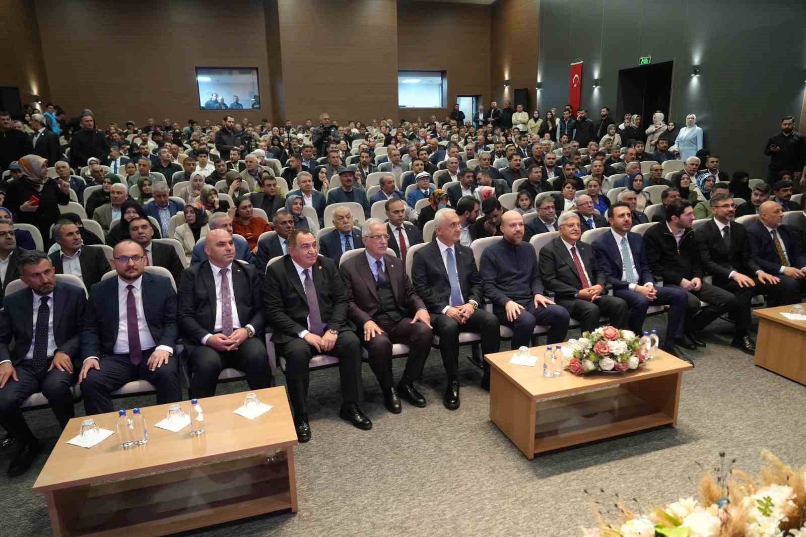 Bilal Erdoğan, Muş’ta STK temsilcileriyle buluştu
