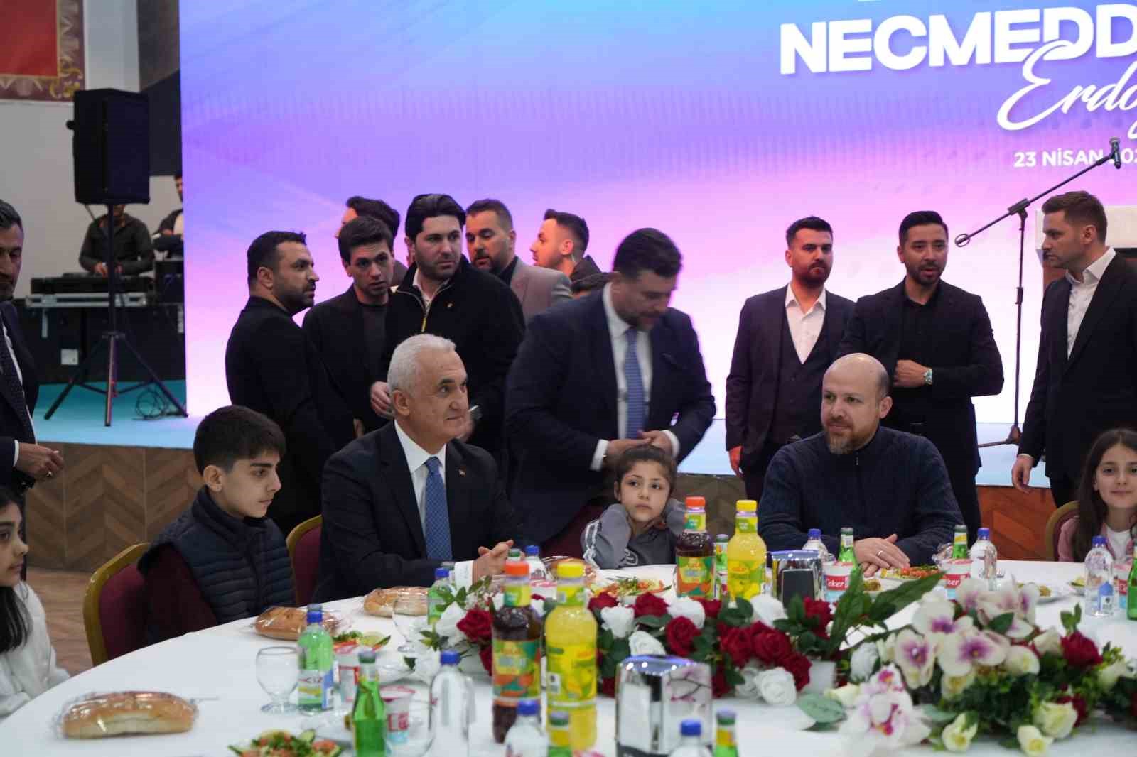 Bilal Erdoğan, Muş’ta STK temsilcileriyle buluştu
