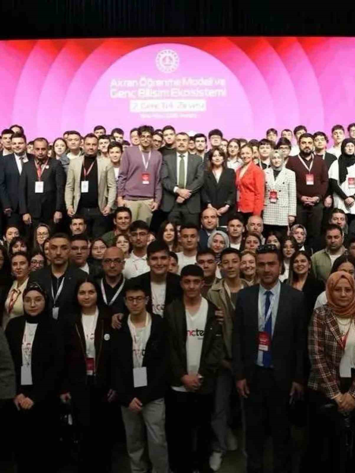 Bilecik GençTek ekibi Ankara’daki zirveye katıldı
