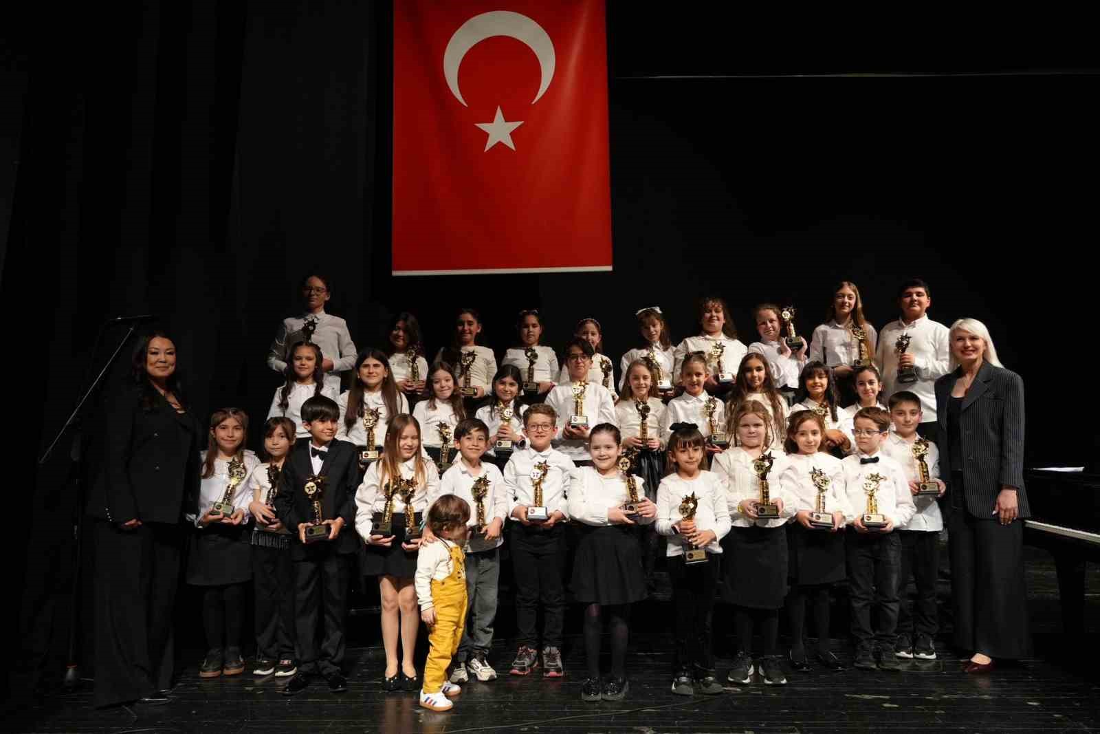 Bilecikli genç sanatçılar Bursa’daki müzik festivalinde sahne aldı
