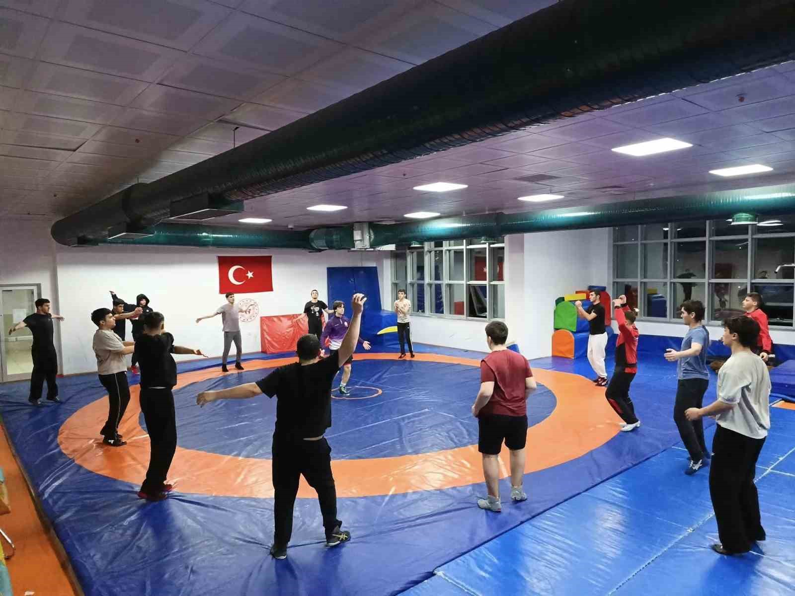 Bilecikli güreşçiler geleceğe hazırlanıyor
