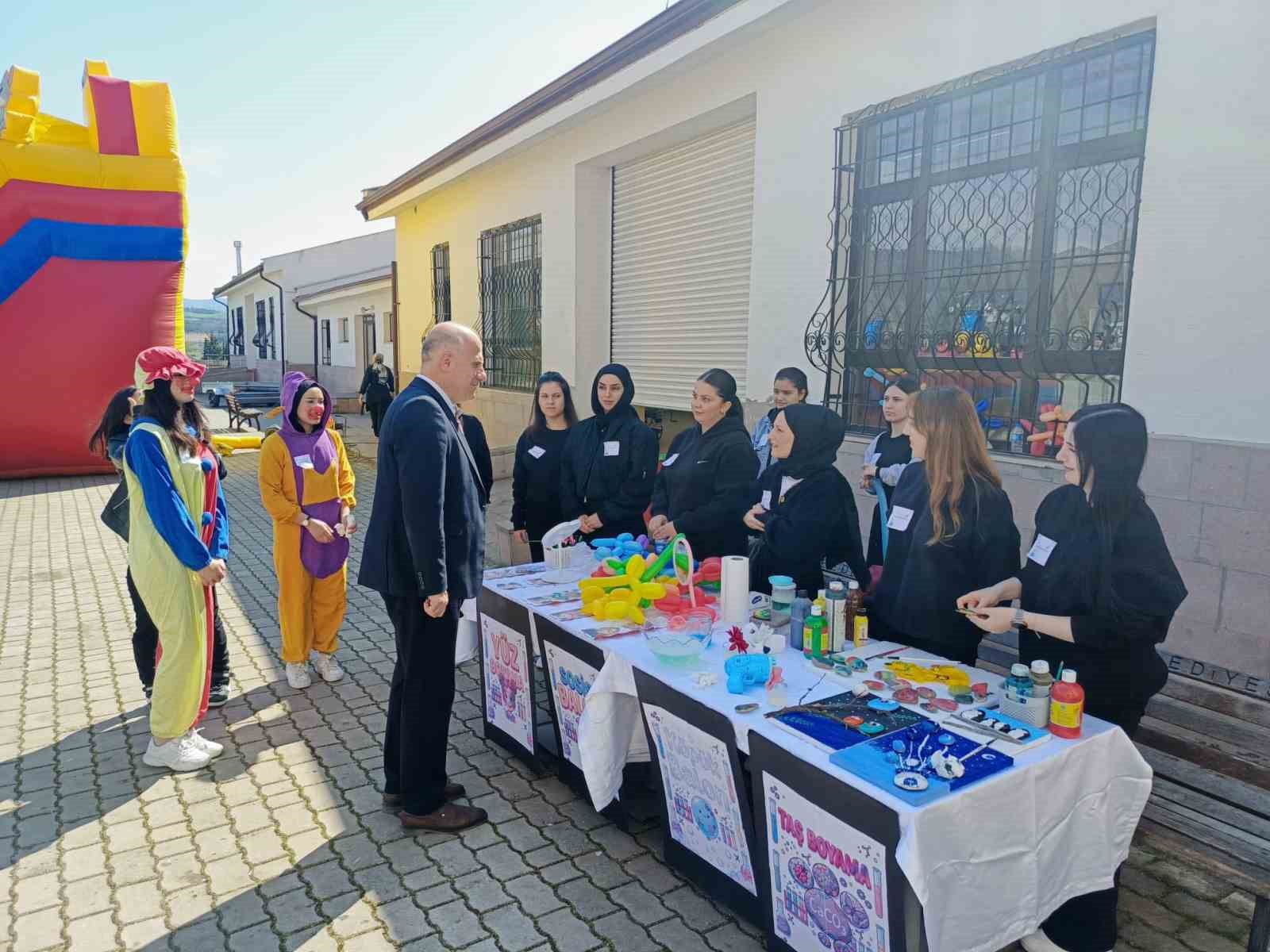 Bilecik’te ‘23 Nisan Çocuk Kimya Şenliği’ düzenlendi
