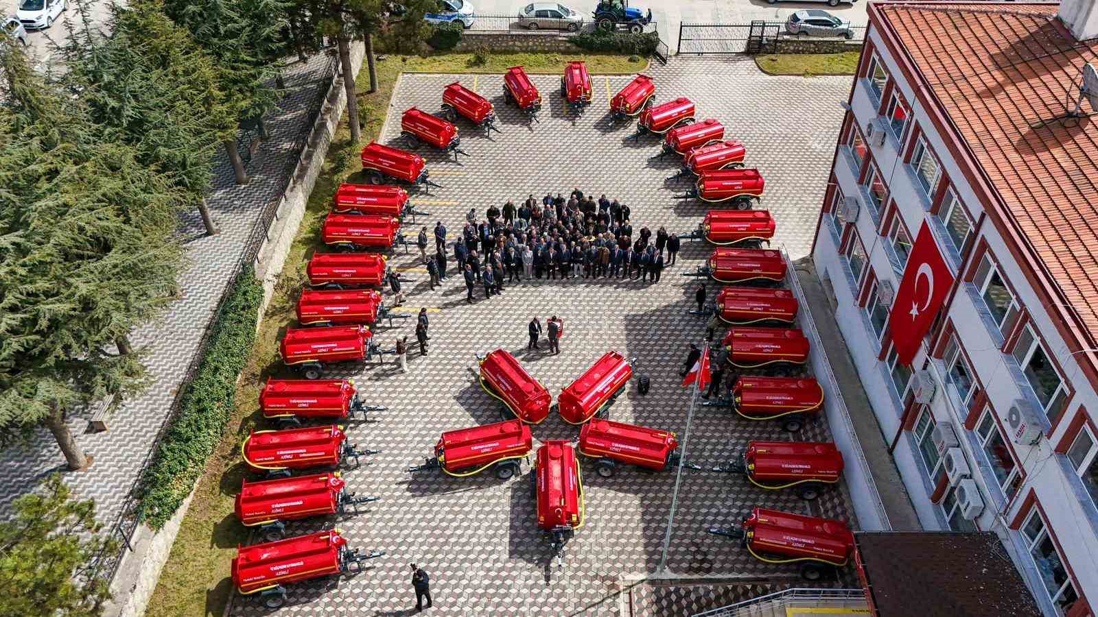 Bilecik’te 31 adet yangın söndürme tankeri köylere dağıtıldı
