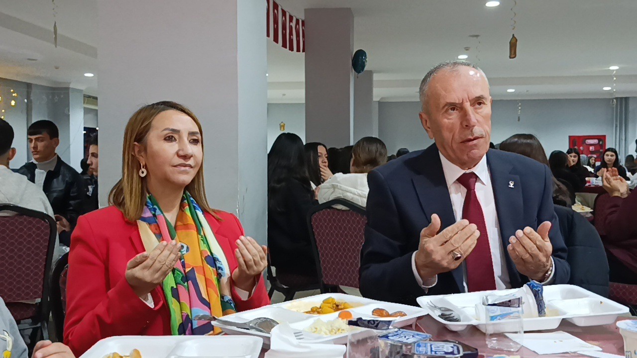 Bilecik’te 400 öğrenciyle dayanışma sofrası kuruldu
