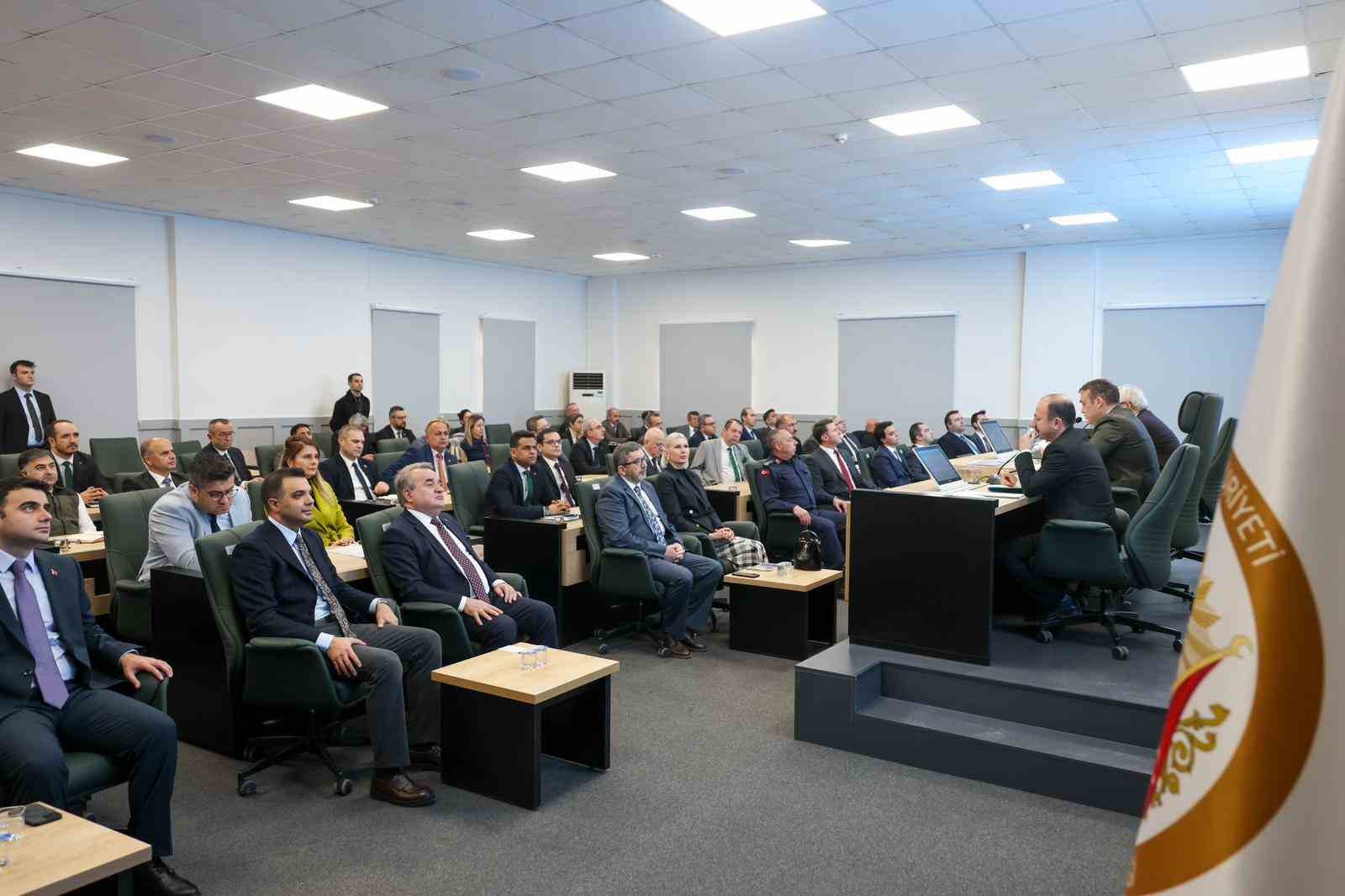 Bilecik’te 466 projeye 18,6 milyar TL yatırım
Bilecik’te 466 projeye 18,6 milyar TL yatırım