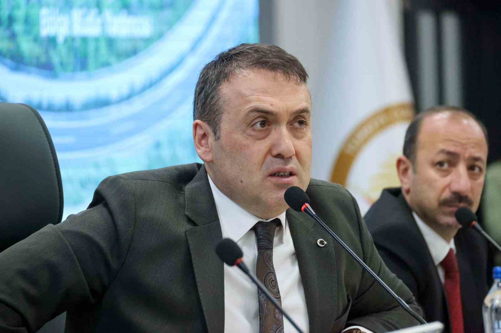 Bilecik’te 466 projeye 18,6 milyar TL yatırım
Bilecik’te 466 projeye 18,6 milyar TL yatırım