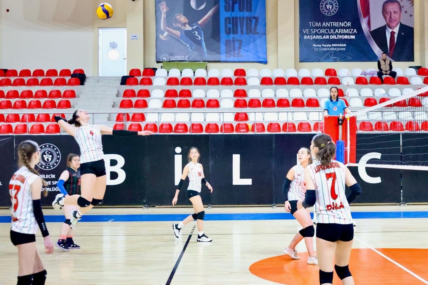 Bilecik’te Bölgesel Lig Kadınlar voleybol grup müsabakaları tamamlandı
