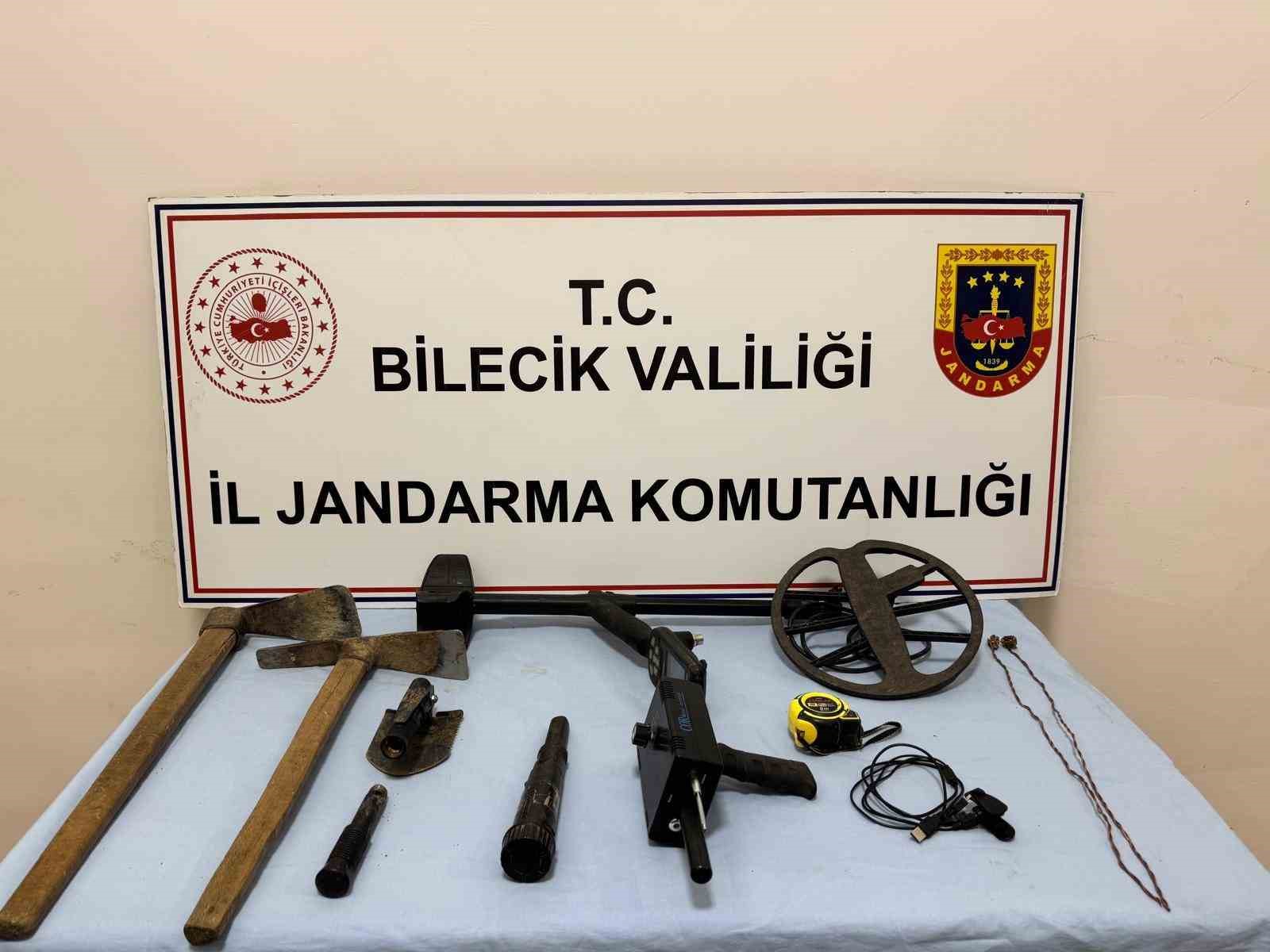 Bilecik’te define operasyonu: 3 şüpheli suçüstü yakalandı
