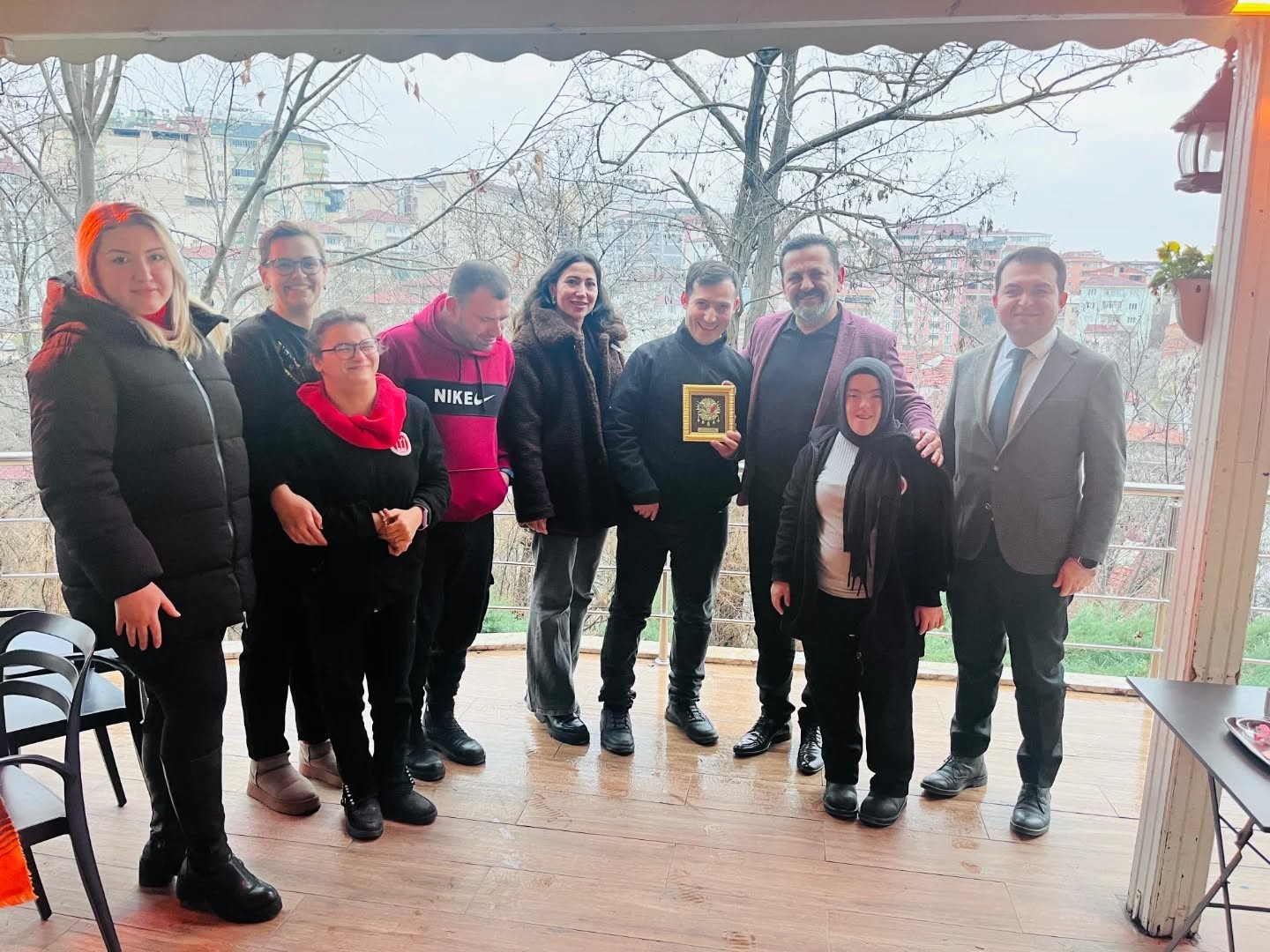 Bilecik’te engelli bireylere doğum günü sürprizi
