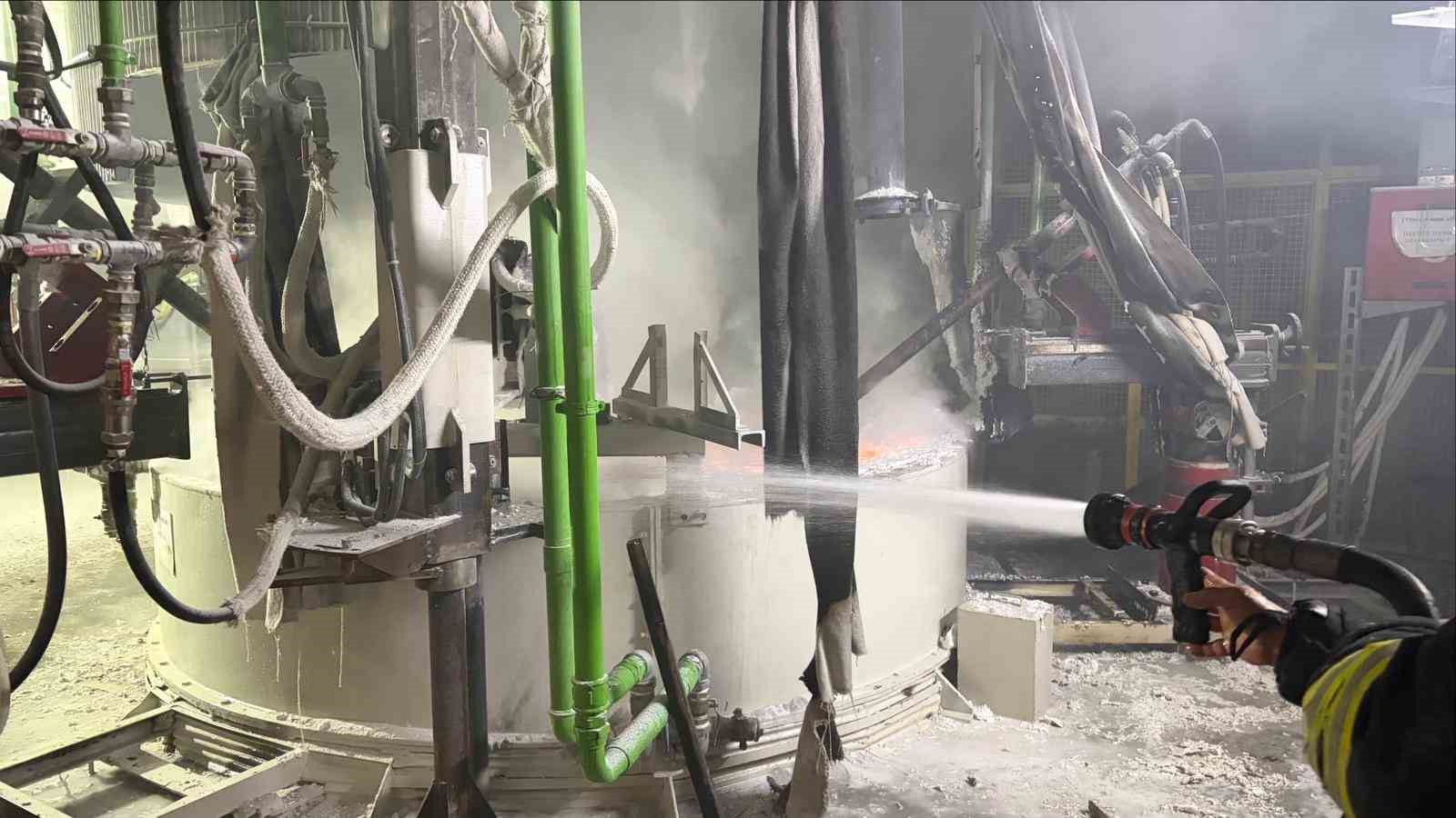 Bilecik’te fabrikada patlama: 1’i ağır 2 işçi yaralandı
