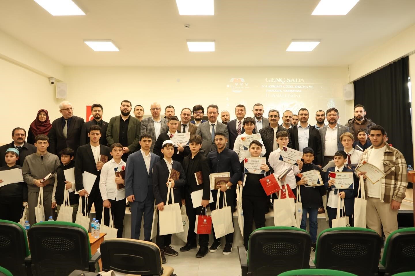 Bilecik’te Genç Sadâ Kur’an-ı Kerim yarışmaları düzenlendi
Bilecik’te Genç Sadâ Kur’an-ı Kerim yarışmaları düzenlendi