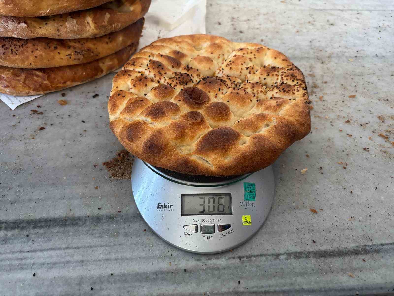 Bilecik’te gramajı düşük pide satanlara zabıta engeli
