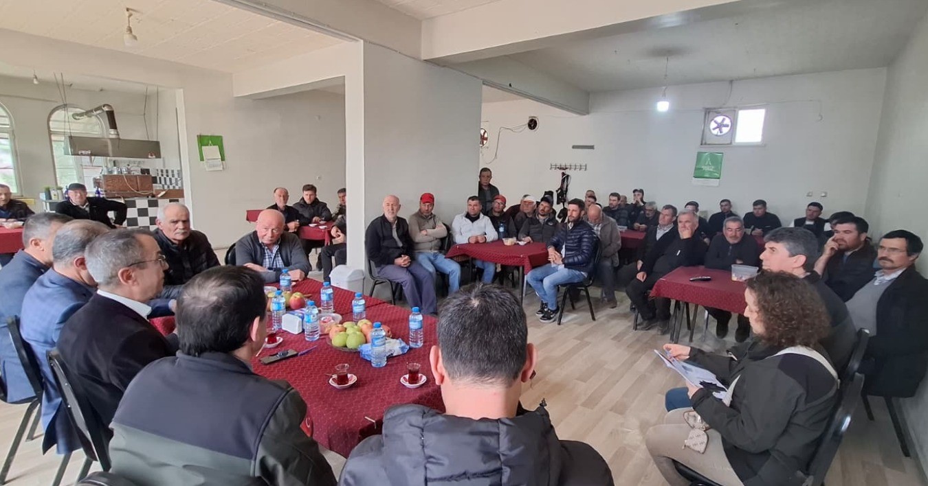 Bilecik’te gübreleme ve budama eğitimi verildi
