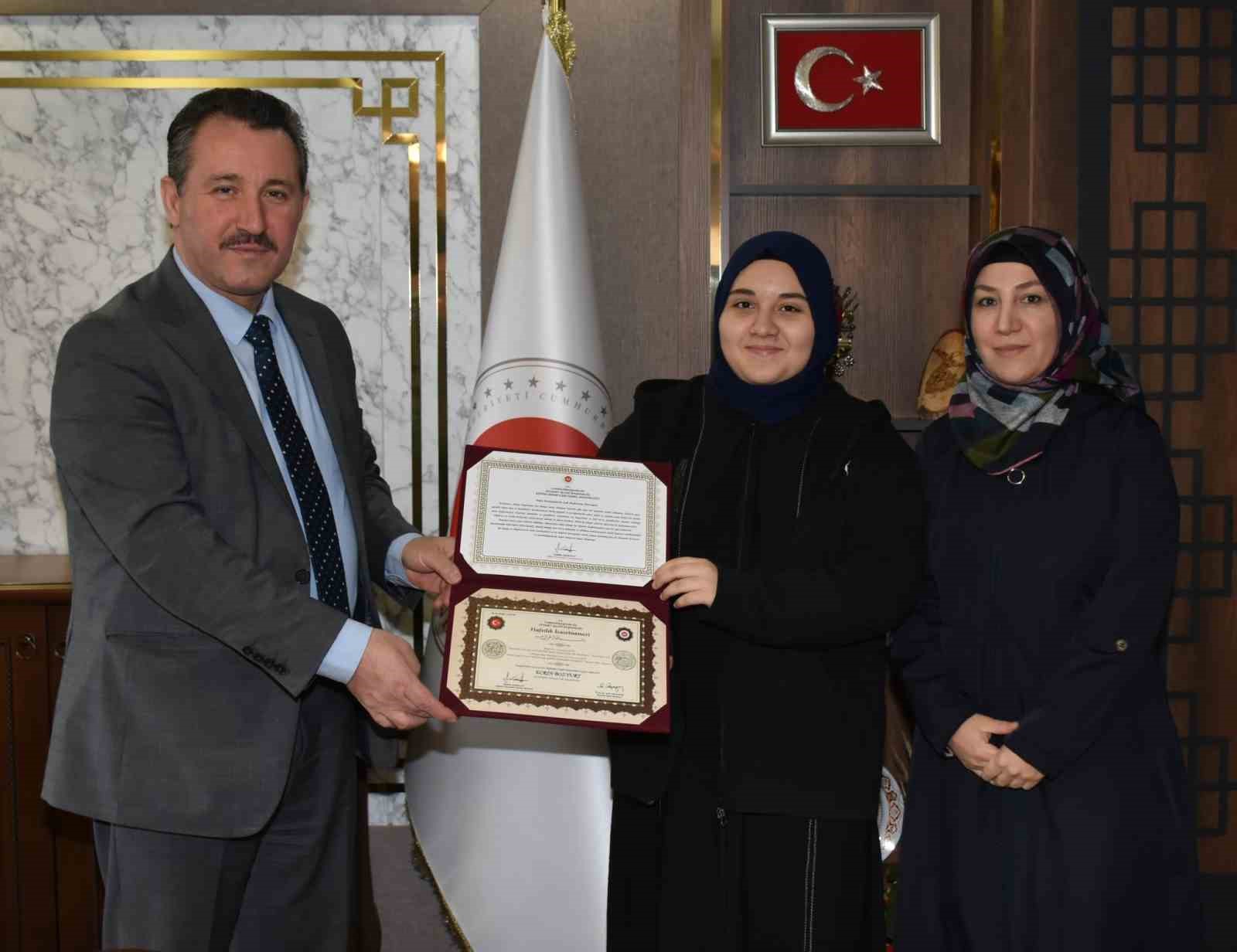 Bilecik’te hafızlık icazet belgeleri sahiplerine takdim edildi
