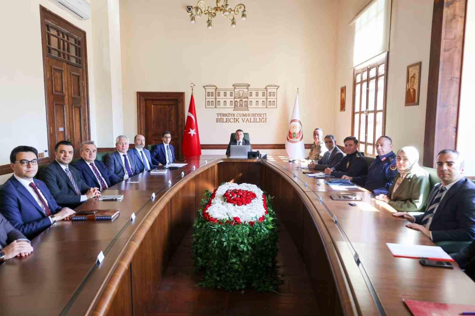 Bilecik’te ’İl Asayiş ve Güvenlik Toplantısı’ yapıldı
Bilecik’te ’İl Asayiş ve Güvenlik Toplantısı’ yapıldı