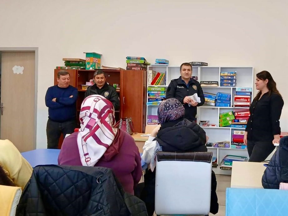 Bilecik’te iletişim yoluyla dolandırıcılığa karşı uyarı
