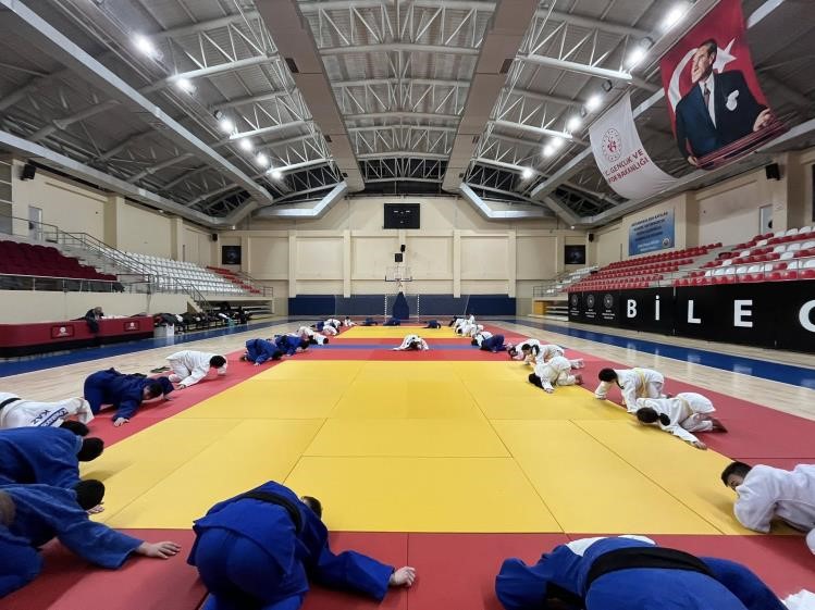 Bilecik’te judo spor okullarıyla gençler, geleceğe hazırlanıyor
