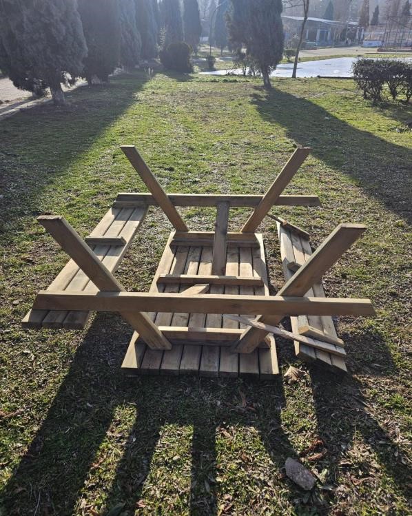 Bilecik’te kamuya ait banklara zarar verildi
