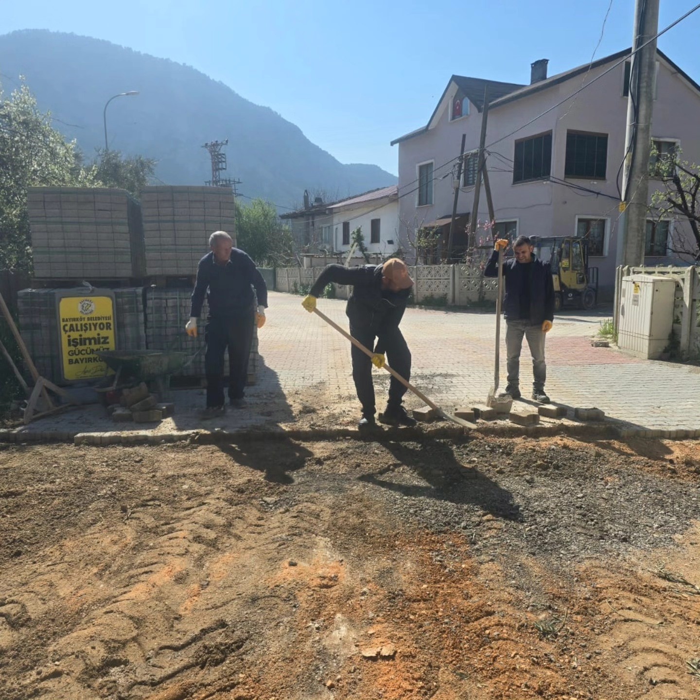 Bilecik’te kilit parke taşı döşeme çalışmaları tamamlandı
