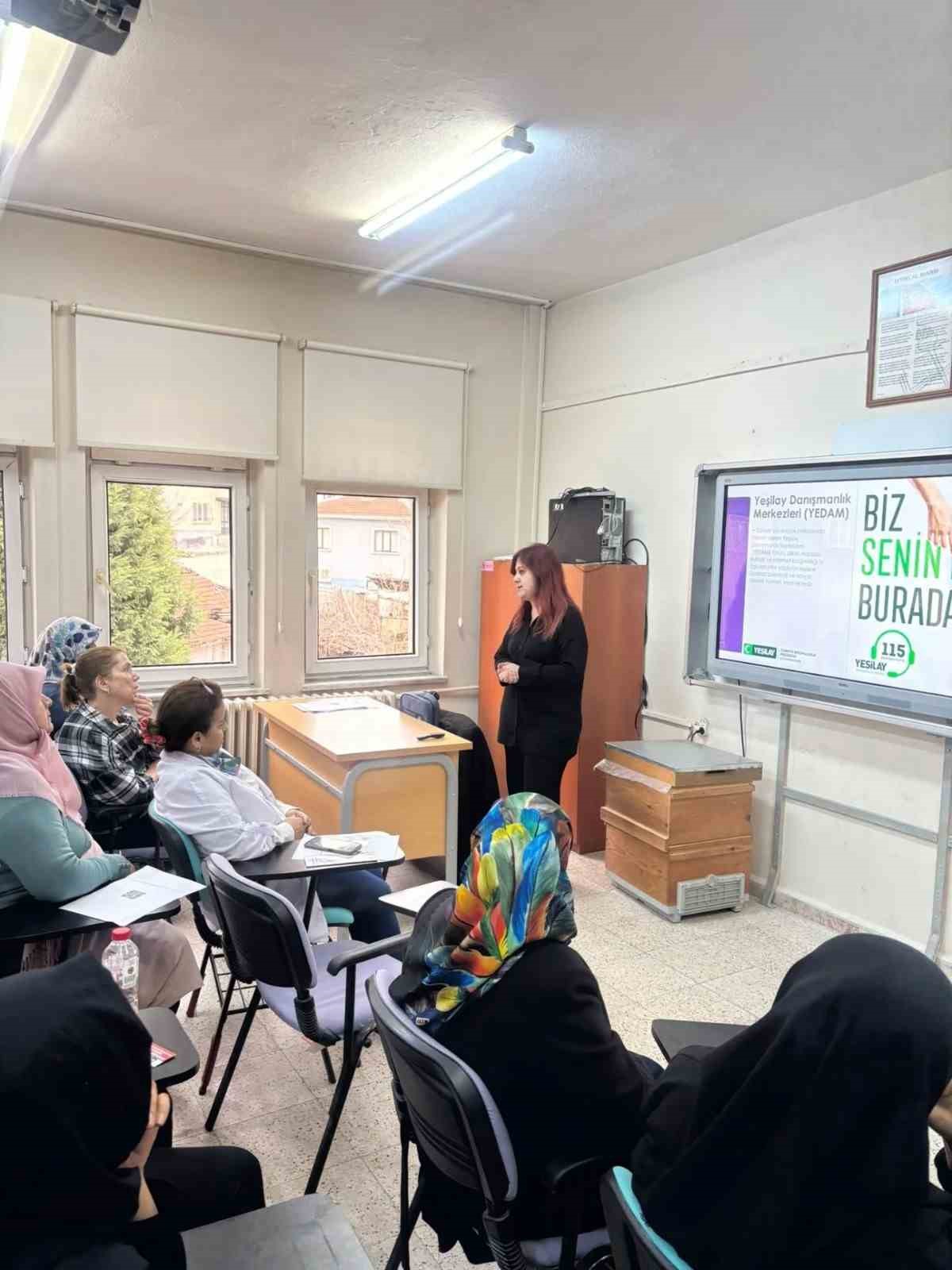 Bilecik’te kursiyerlere kumar bağımlılığı ve çocuk yetiştirme eğitimi
