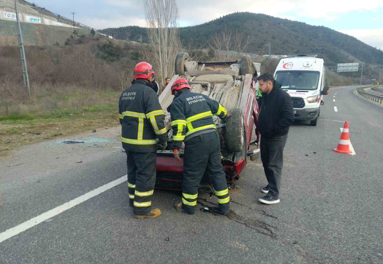Bilecik’te otomobil takla attı: 4 yaralı

