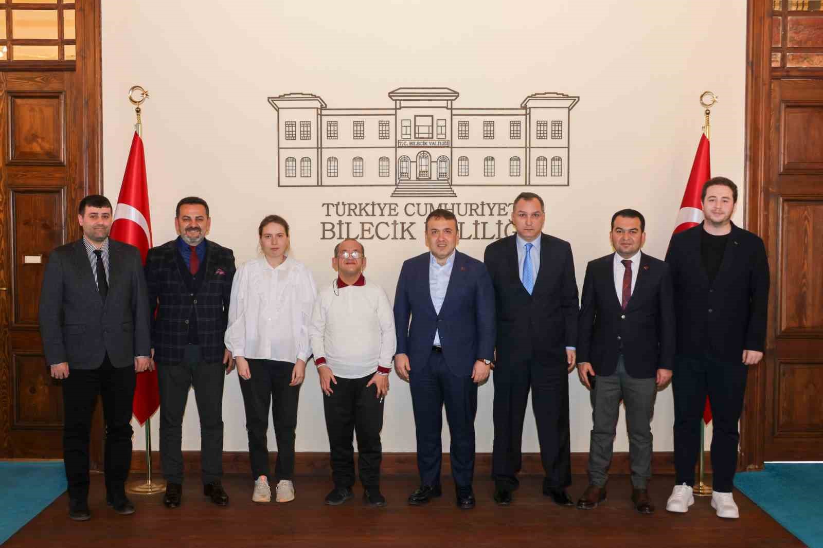 Bilecik’te özel ihtiyaçlı bireyler Vali Sözer’le bir araya geldi

