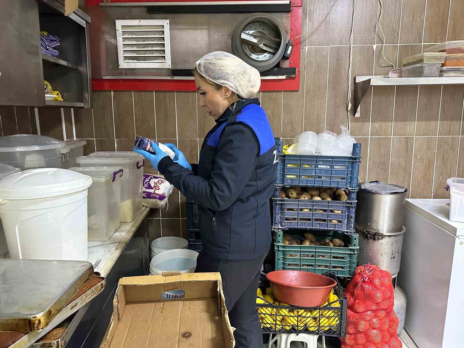 Bilecik’te son kullanma tarihi geçmiş ürünlere zabıta engeli
