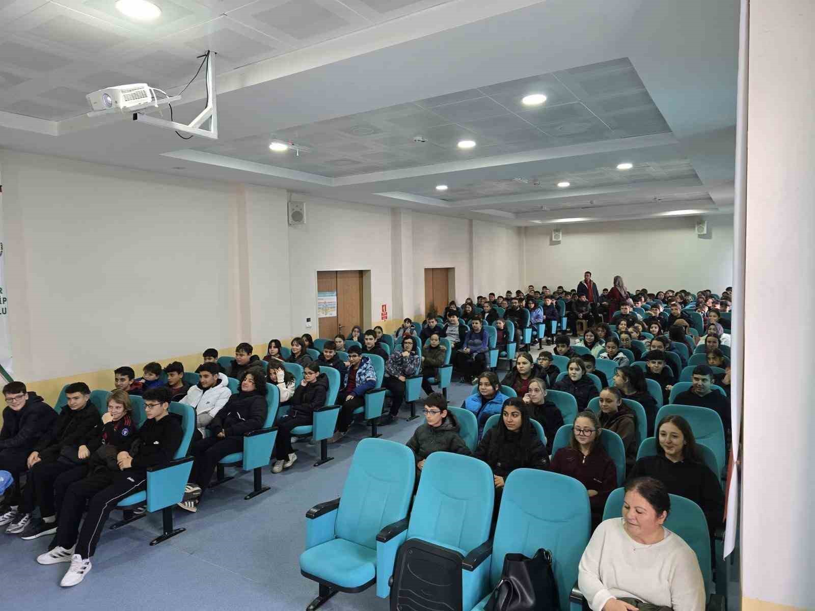 Bilecik’te sosyal medya bağımlılığına karşı farkındalık eğitimi
