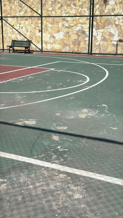 Bilecik’te spor kompleksinin hali işler acısı
