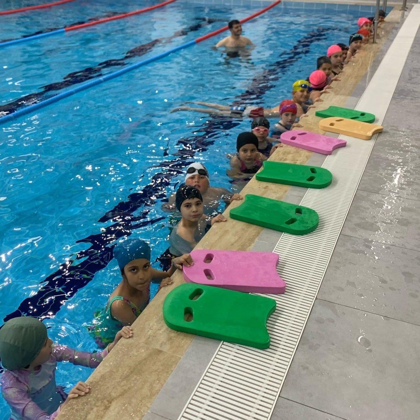 Bilecik’te spor okullarında yüzme antrenmanları sürüyor
