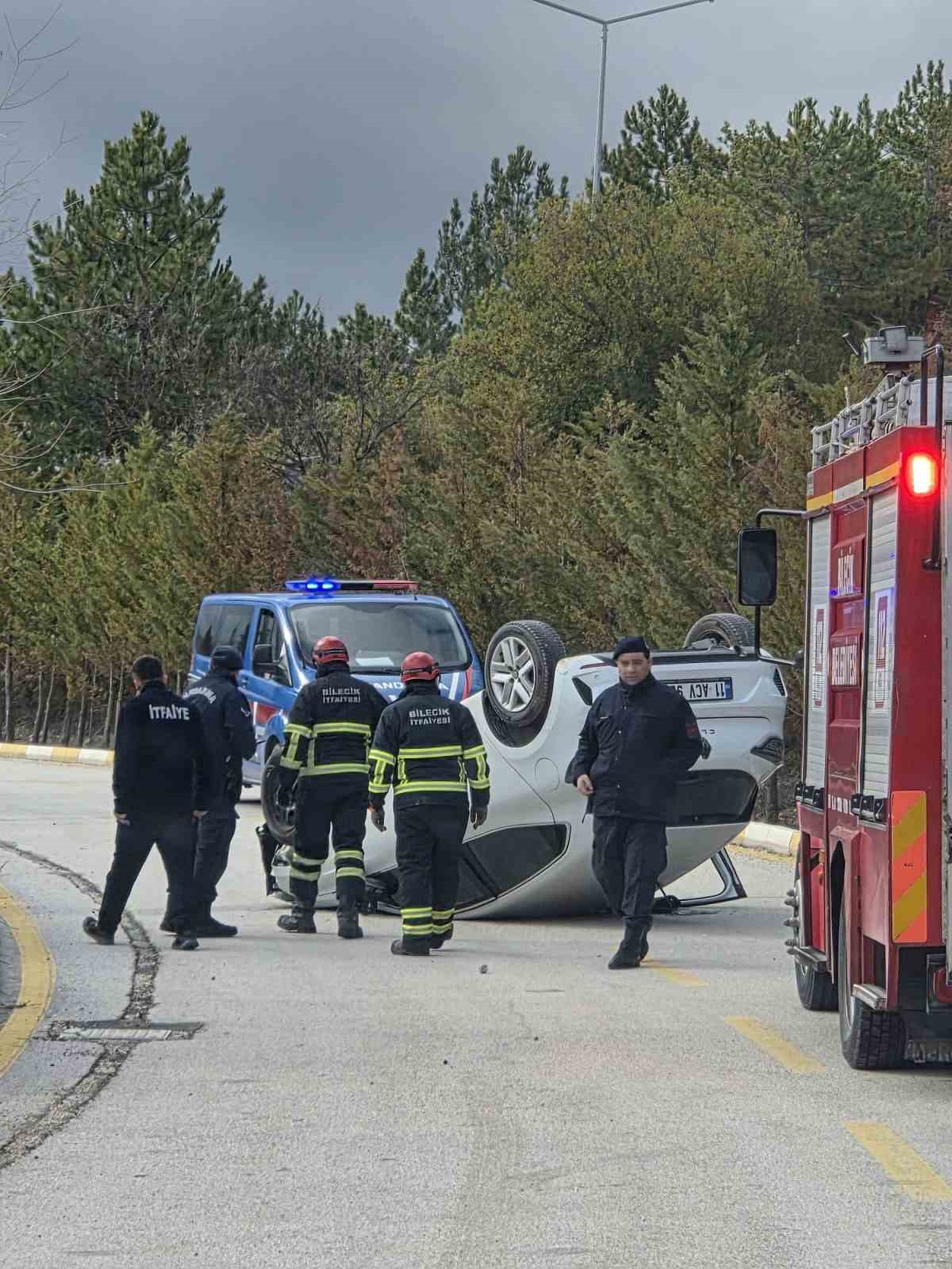 Bilecik’te takla atan araçtan burnu bile kanamadan çıktı
