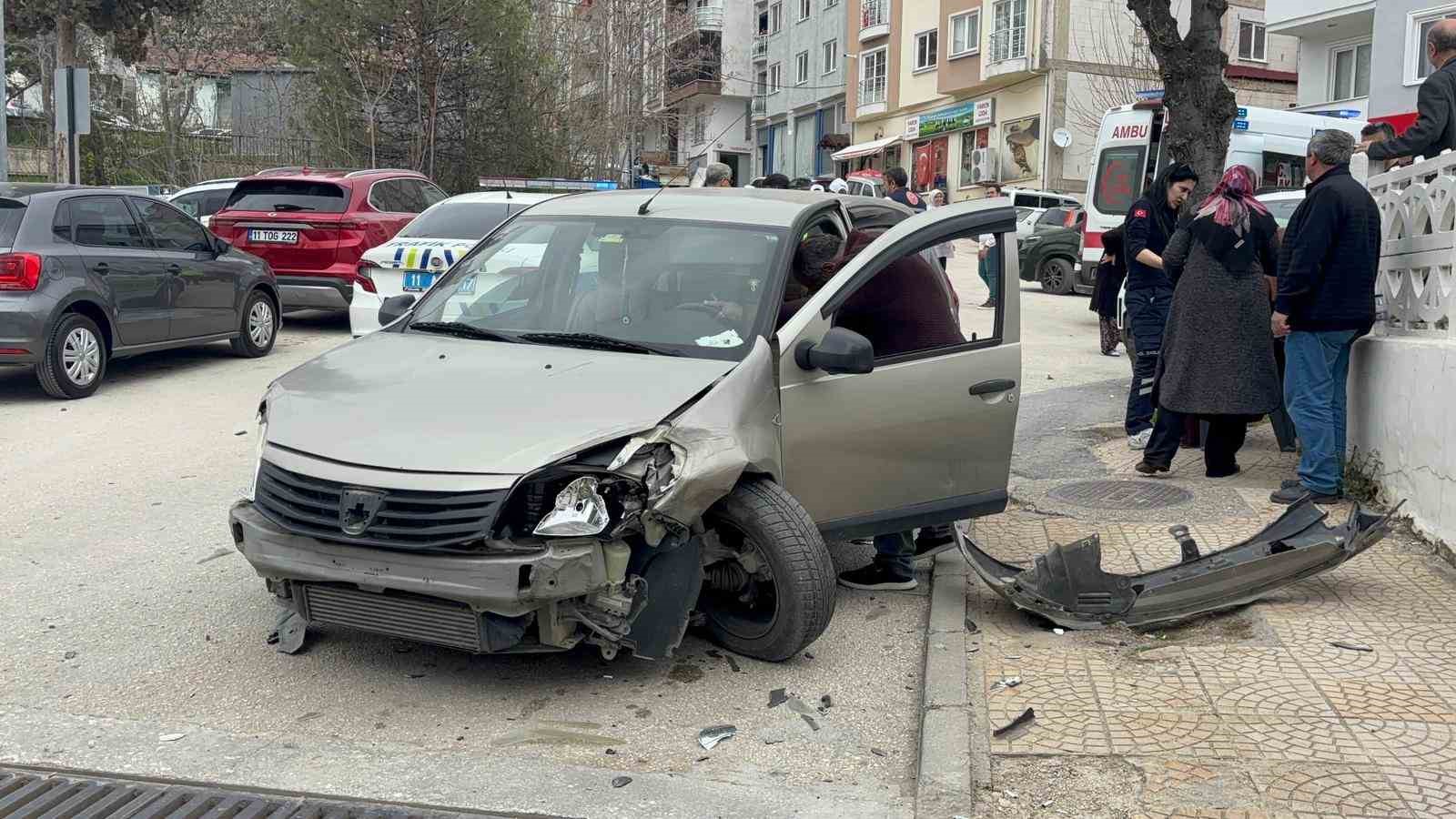 Bilecik’te trafik kazası, 2 kişi yaralandı
