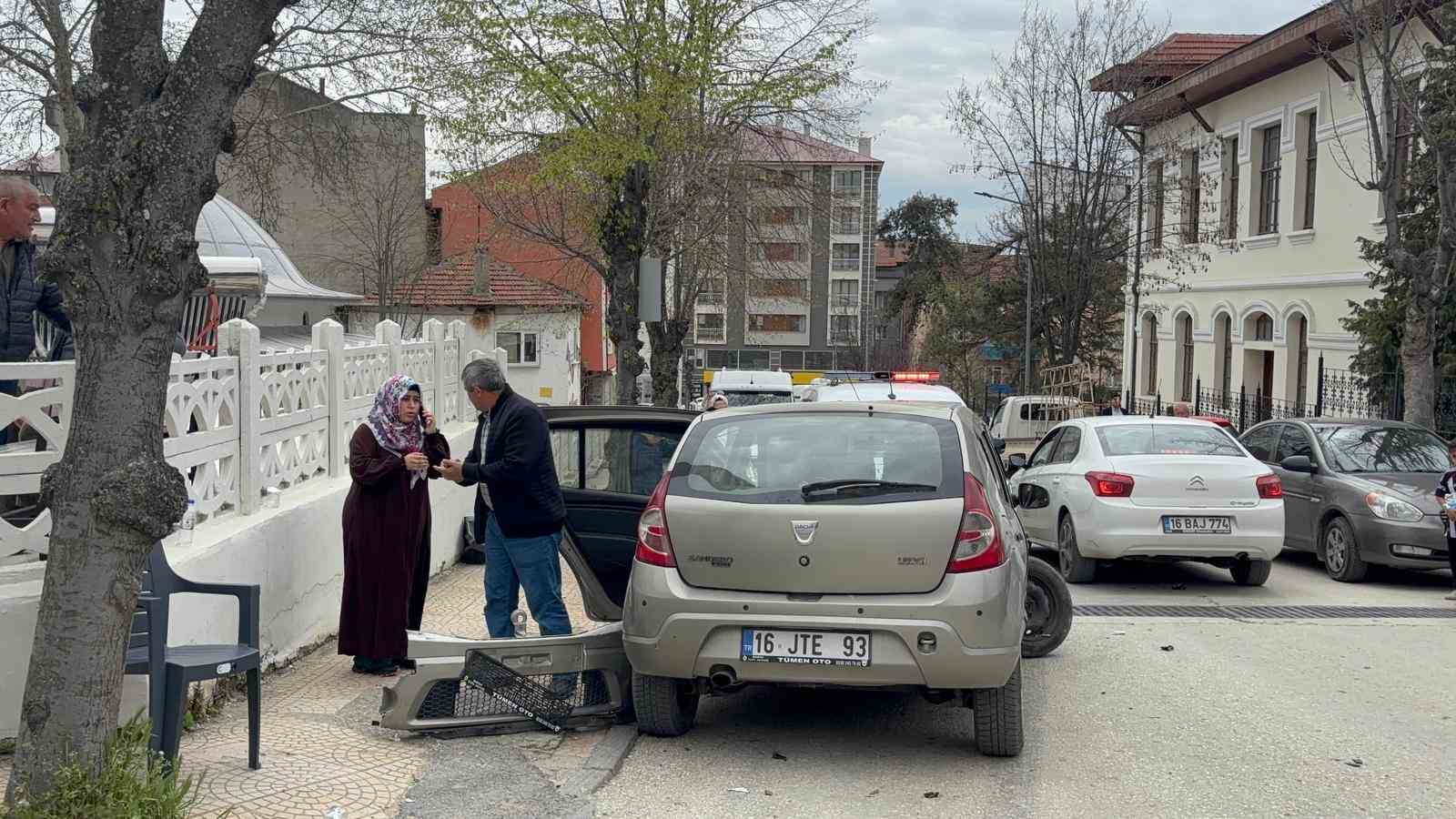 Bilecik’te trafik kazası, 2 kişi yaralandı
