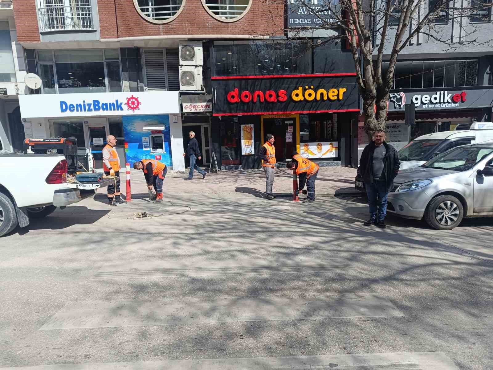 Bilecik’te yaya geçitlerinde duba düzenlemesi
