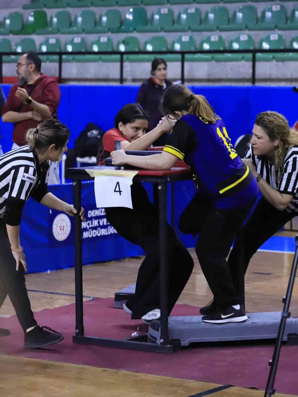 Bilek Güreşi Grup Şampiyonası heyecanı Denizli’de yaşandı
