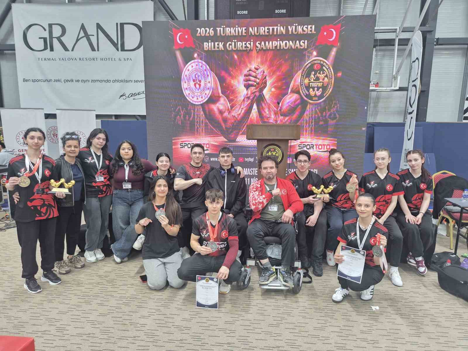 Bilek güreşinde Eskişehirli 3 sporcu Türkiye’yi temsil edecek
