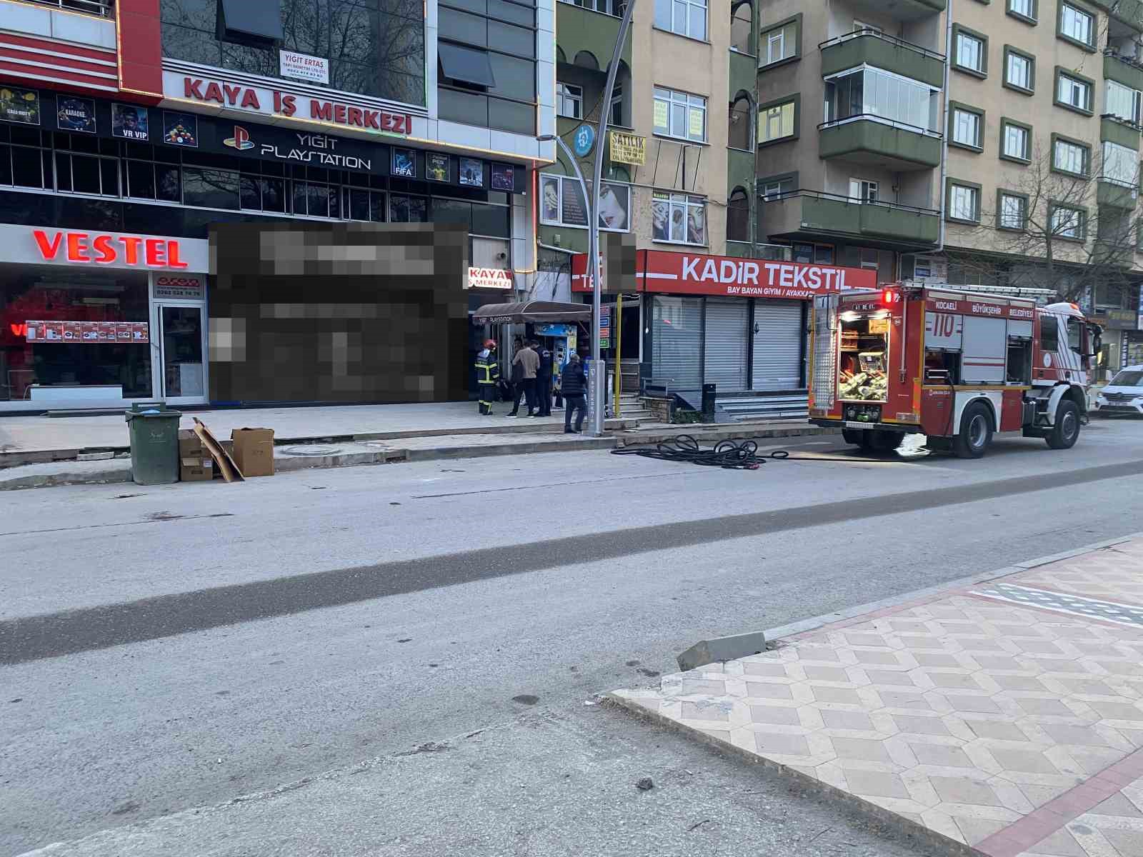 Bilgisayar patladı, ofiste yangın çıktı
