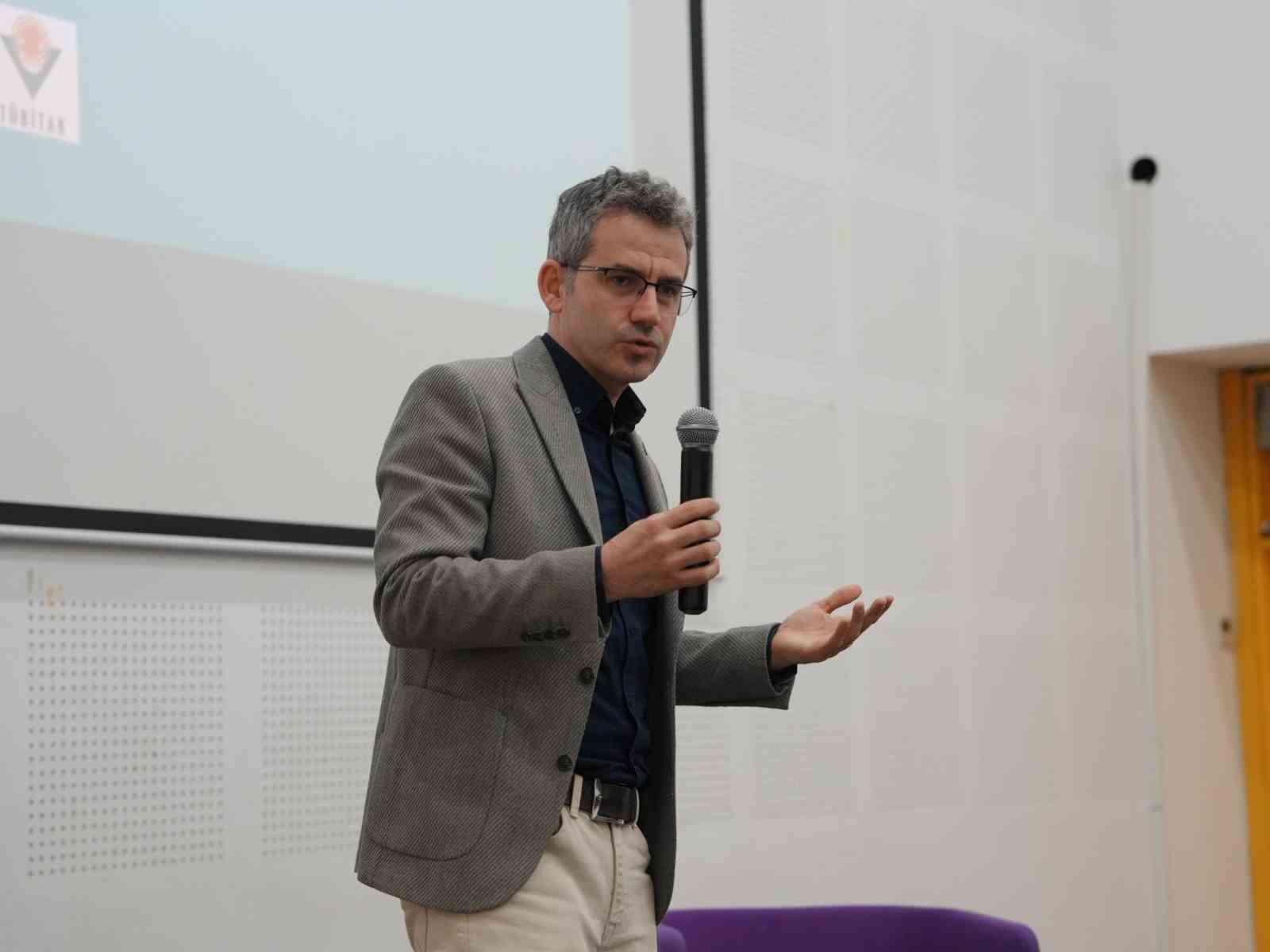 Bilim Merkezinde dronlar ve kullanımı söyleşisi
