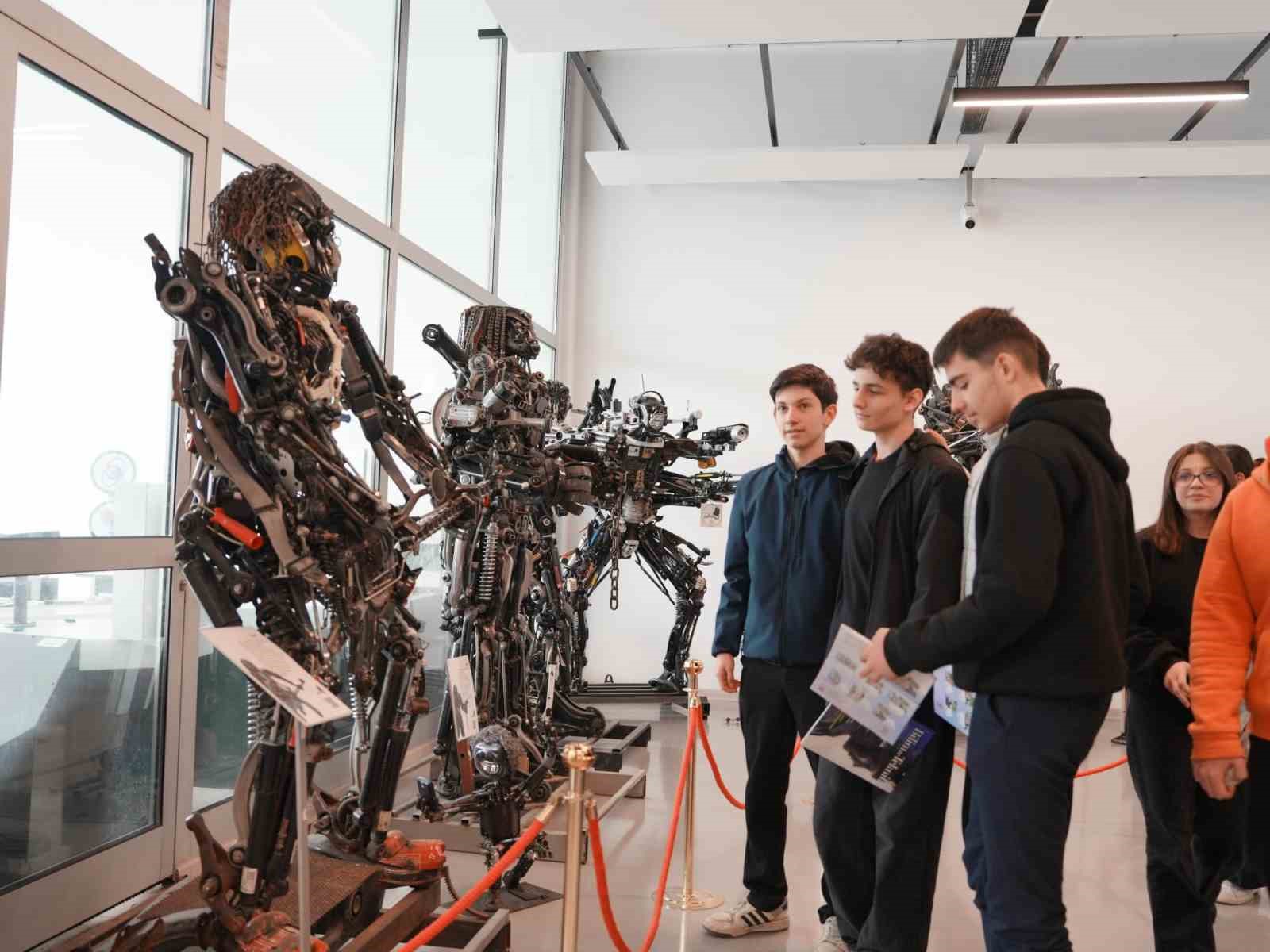 Bilim Merkezinde dronlar ve kullanımı söyleşisi
