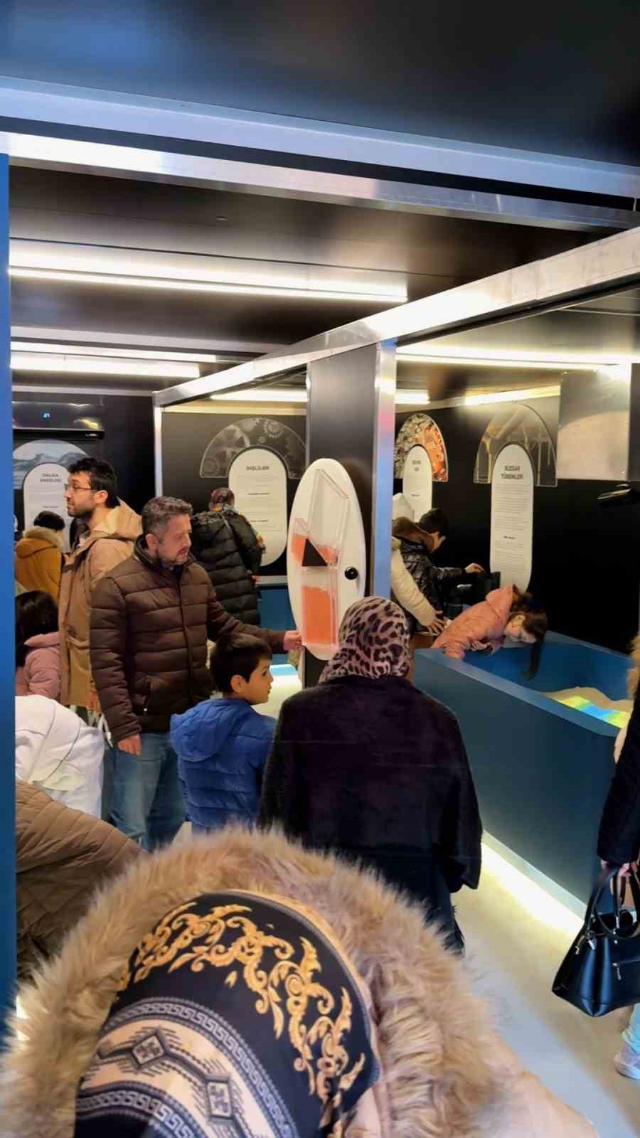 ’Bilim Tırı’ Sincan’da çocuklarla buluşuyor
