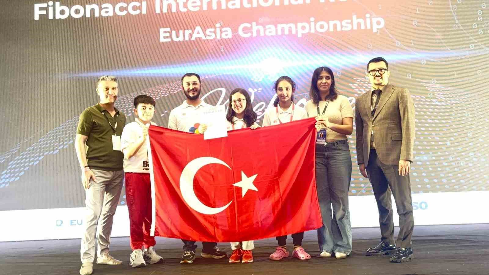 Bilim Yunusemre’den 3 büyük başarı
