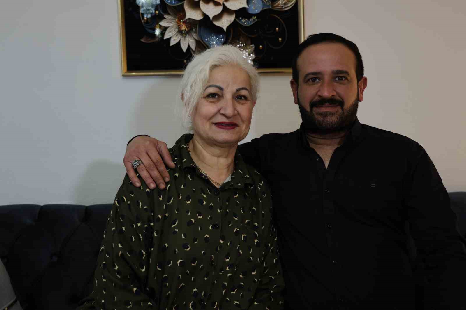 Bilinci kapanan anne, oğlundan aldığı karaciğerle yaşama tutundu
Bilinci kapanan anne, oğlundan aldığı karaciğerle yaşama tutundu