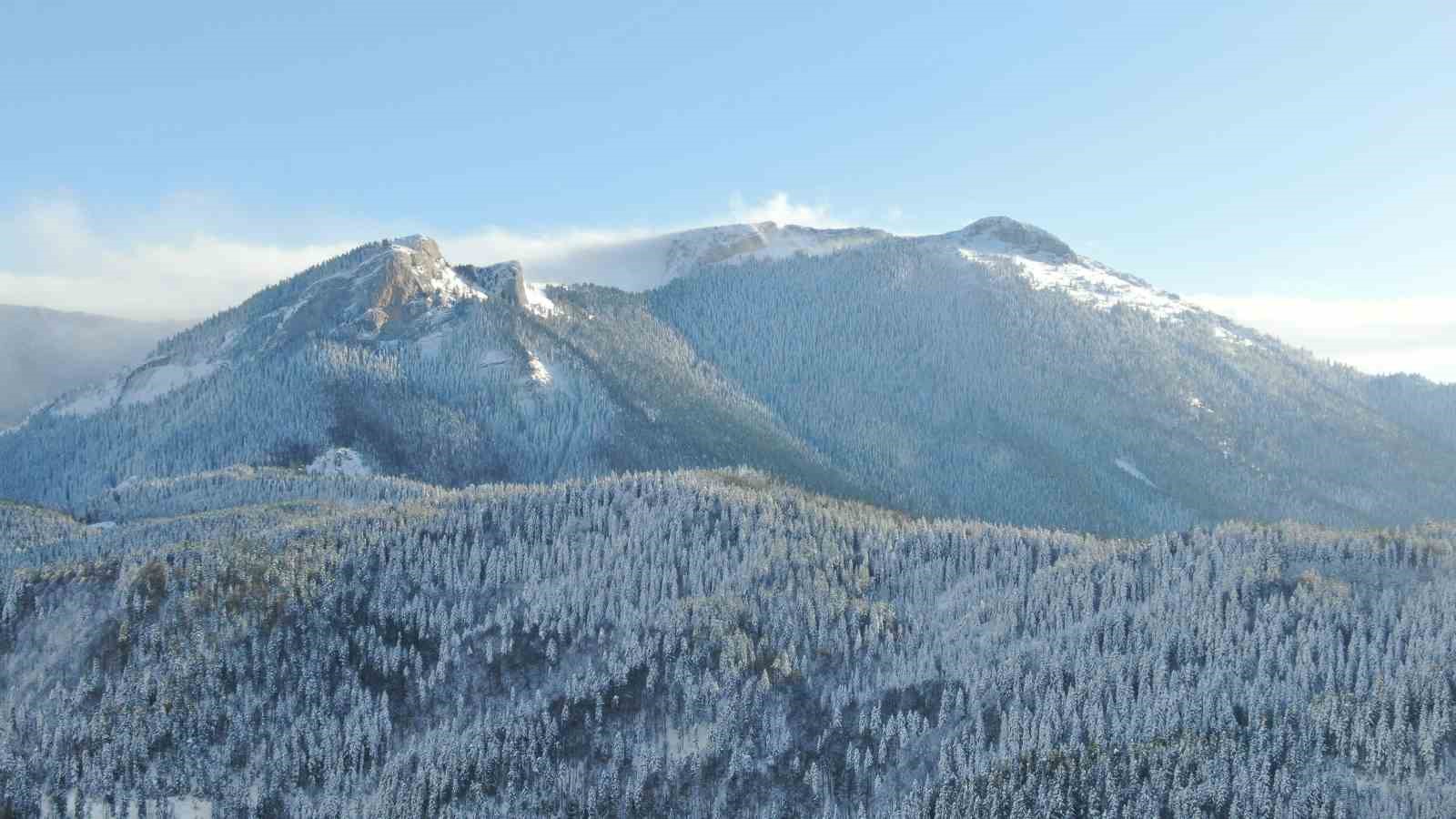 Bin 250 rakımlı Yaralıgöz Dağı’nda muhteşem kar manzarası
