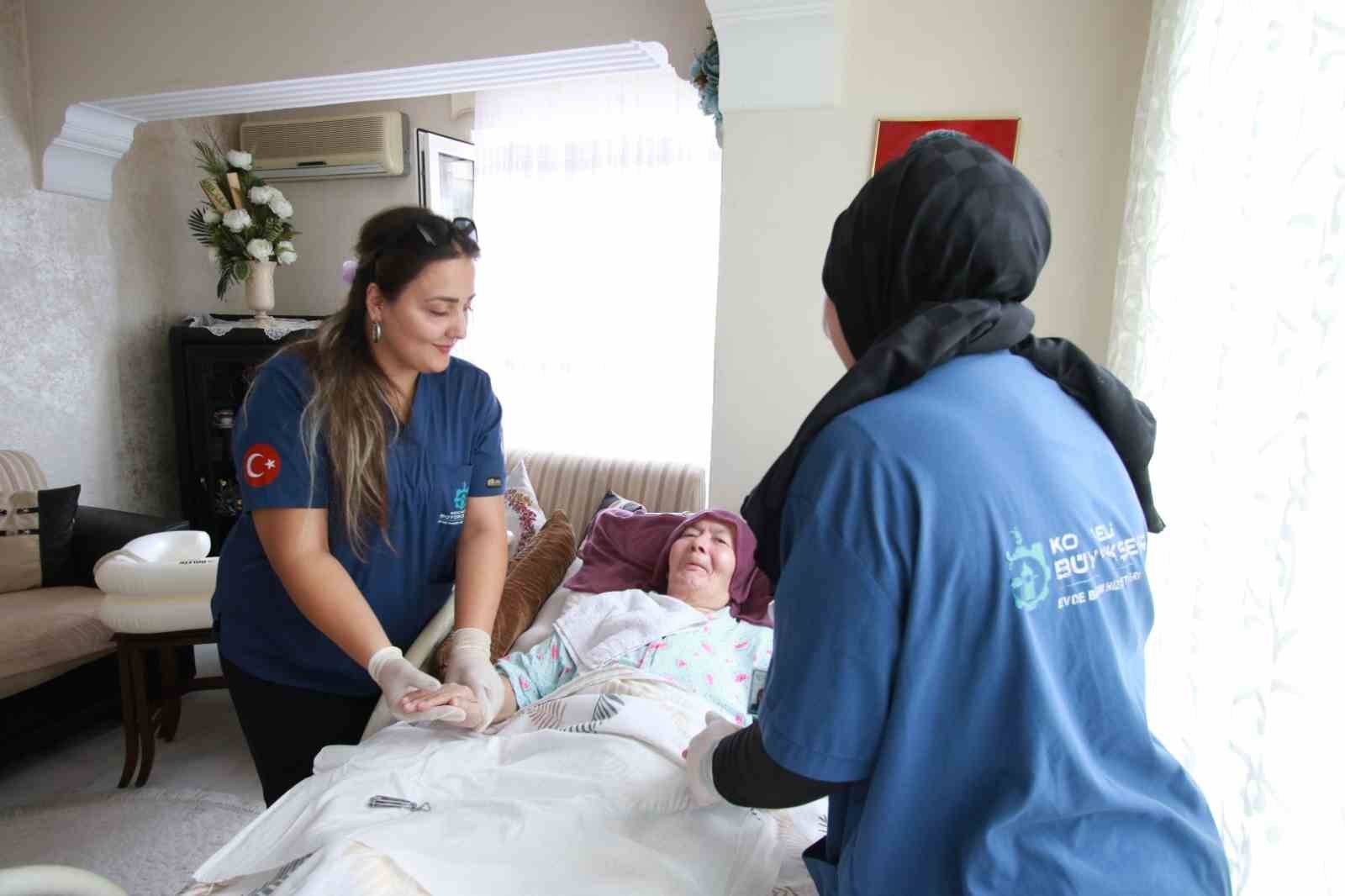 Bin 834 kişiye 19 bin kez evde bakım hizmeti
