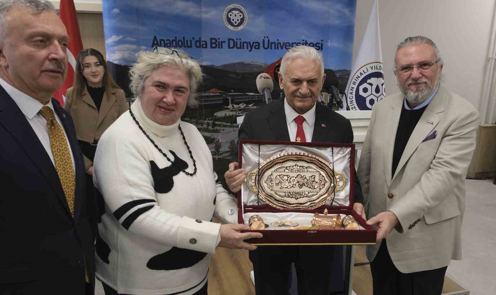 Binali Yıldırım Erzincan’da konuştu: "Türkiye havacılıkta dünyada ilk 10 içerisinde"
